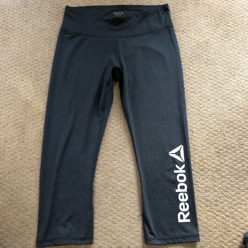 Reebok Grey Cropped leggings